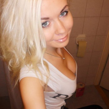 Profilo di Huyen, 24 anni, Puttana a Seveso